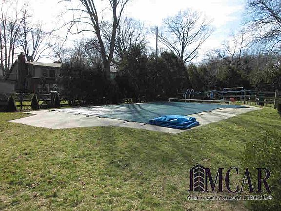 5th image of 4135 Canterbury Dr