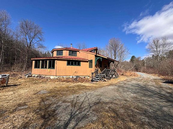 3rd image of 652 Lewis Creek Road