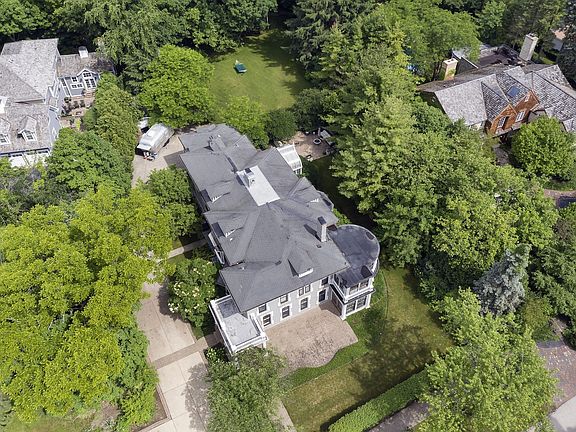 3rd image of 151 Belle Ave