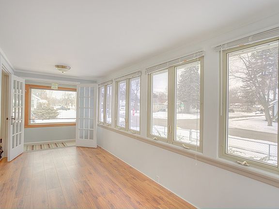 5th image of 1526 Price St