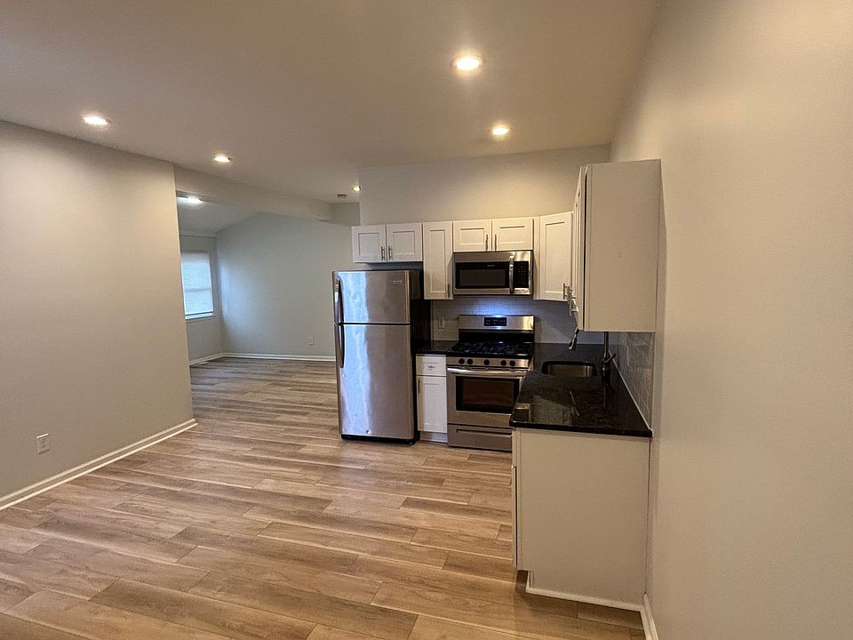 1st image of 304 Holmes Rd #A