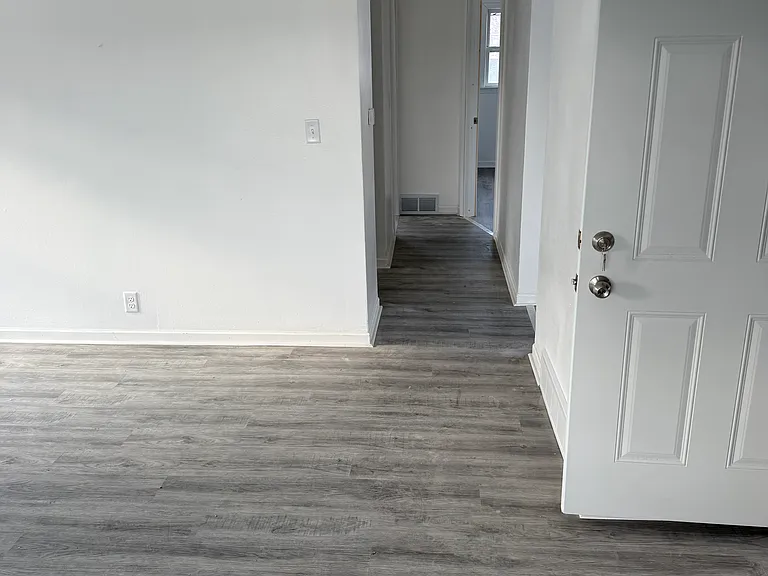 6514 W Carmen Ave #2 — Photo 2