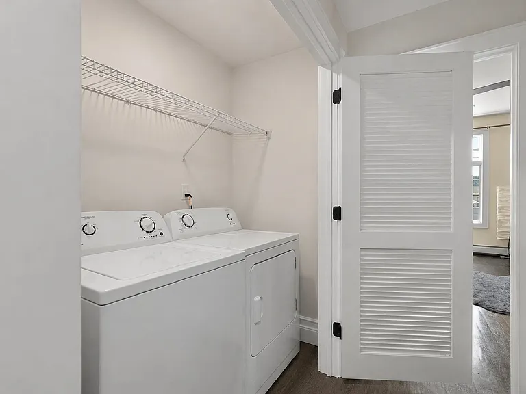 1627 John St #A — Photo 20