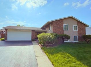 603 Hampshire Ln, Bolingbrook, IL 60440