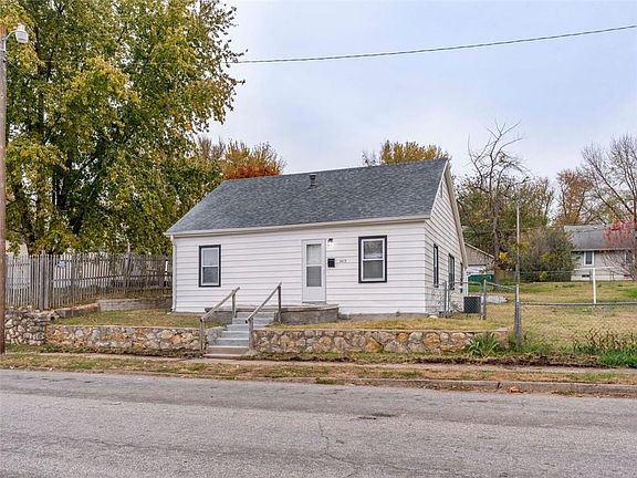 2nd image of 1415 S 16th St