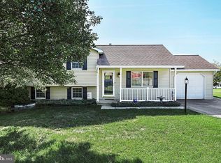 215 Lartry Dr, Red Lion, PA 17356