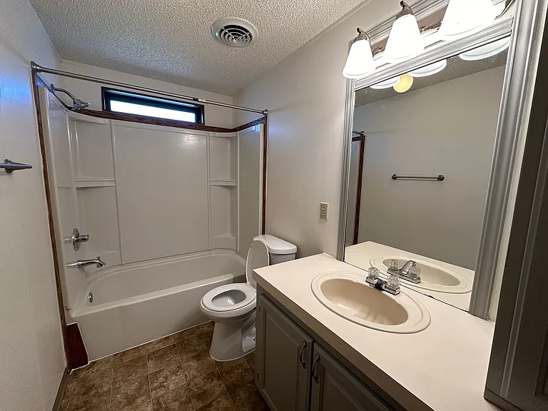 3817 Summit Dr — Photo 7