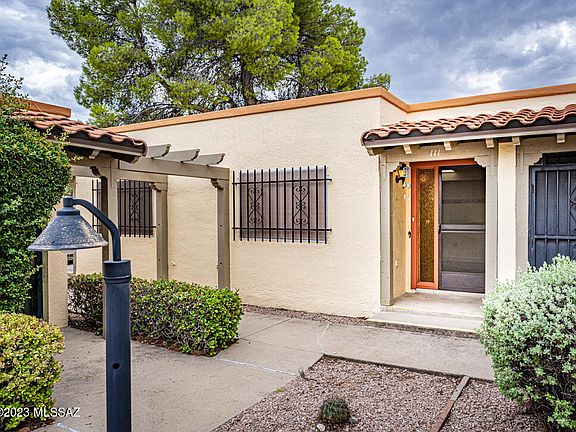 3rd image of 111 W Calle Del Ano