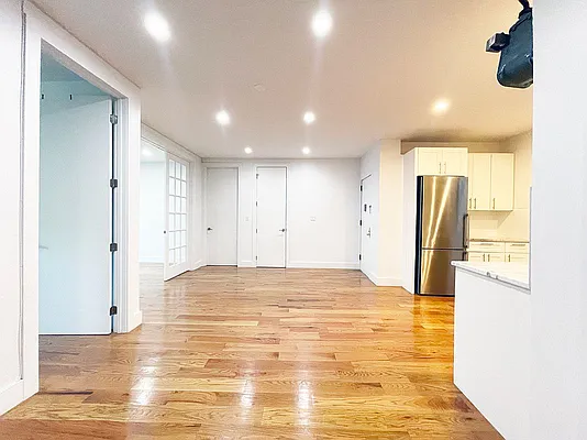 Rented by Bohemia Realty Group | media 19