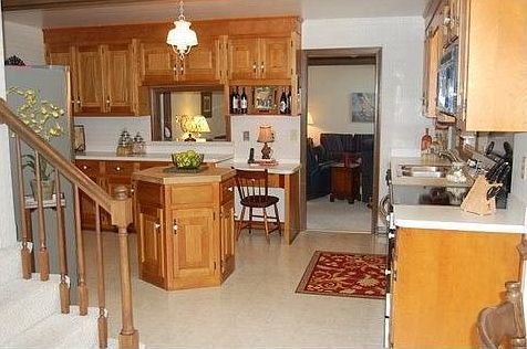 3rd image of 912 Timberlake Dr