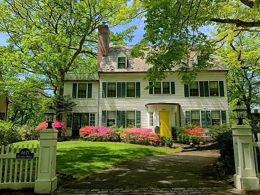 Sold by Compass | media 1