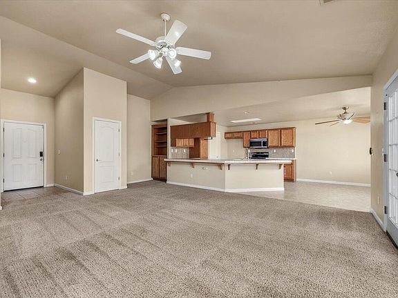 4th image of 2416 Glacier Way
