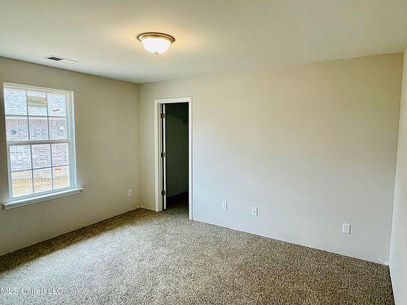 3rd image of 1697 Cambria Dr
