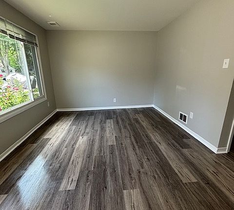 2nd image of 1624 W Morgan Ave #1642