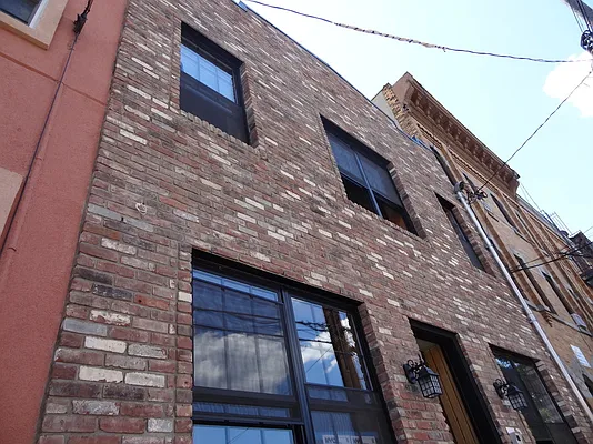 Rented by P Management | media 41