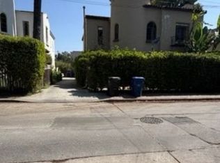 6040 Graciosa Dr, Los Angeles, CA 90068