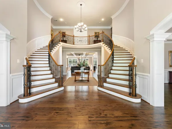 22011 Beaverdam Dr, Ashburn, VA 20148
