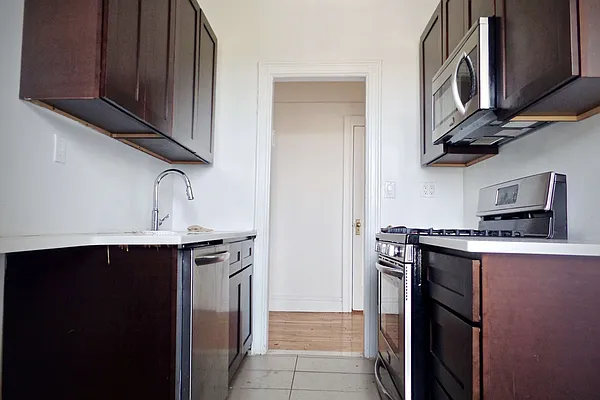 Rented by Albert Attias, LREB | media 11