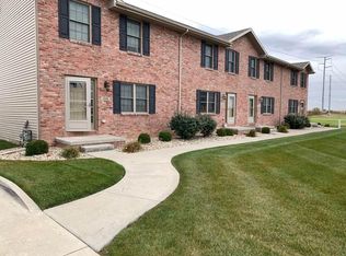 1948 Glenbridge Rd, Bloomington, IL 61704