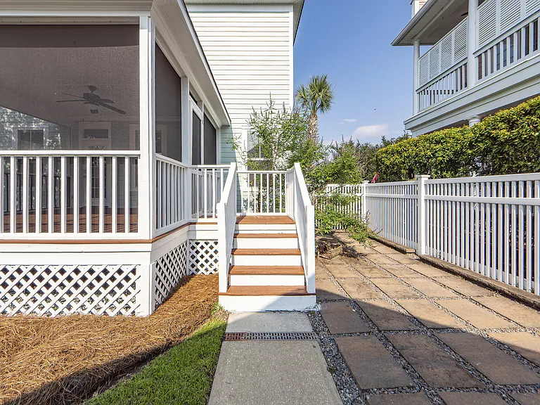 302 White Gables Dr — Photo 41