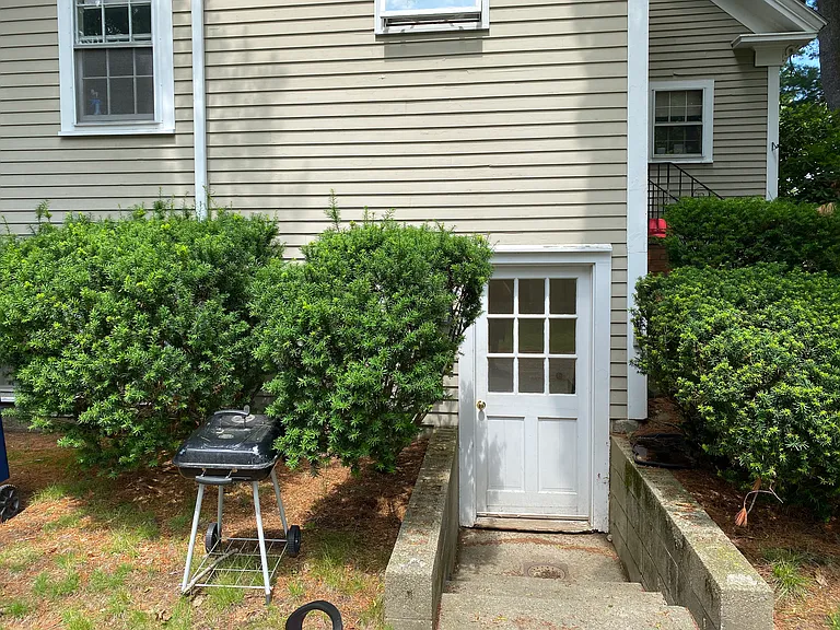 547 Lafayette Rd #5 — Photo 2