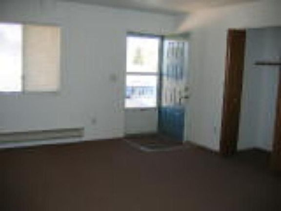 4th image of 8472 E Lakeshore Dr