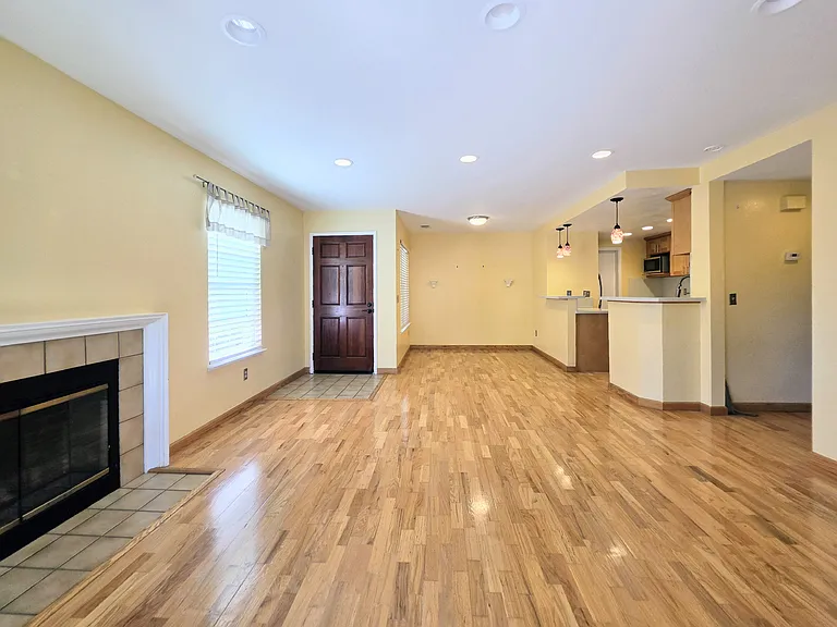 4960 Conway Ter — Photo 4