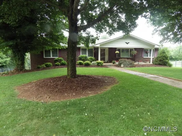 15 Braddock Way, Asheville, NC 28803