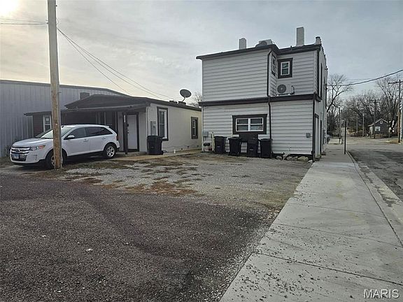 3rd image of 1223 W Main St
