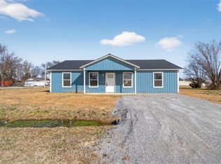 112 E Loy St, Chouteau, OK 74337