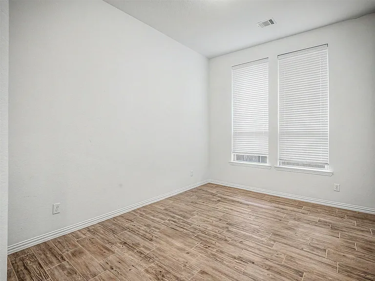 27215 Symphony Creek Ln — Photo 9