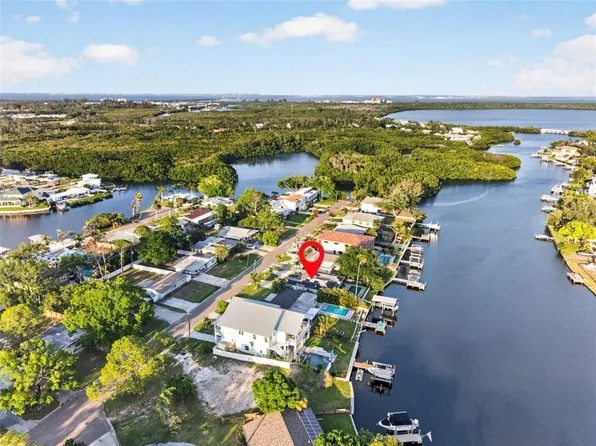 316 89th Ave NE, Saint Petersburg, FL 33702