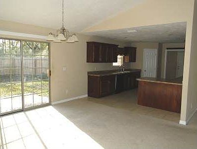 5th image of 144 SW Wiltshire Ct
