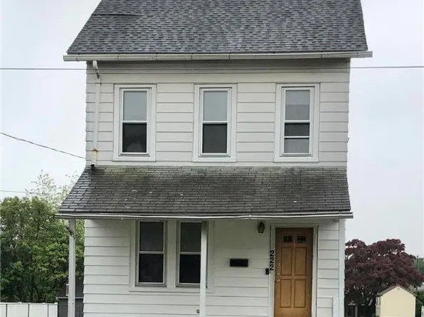 222 Quarry St, Whitehall, PA 18052