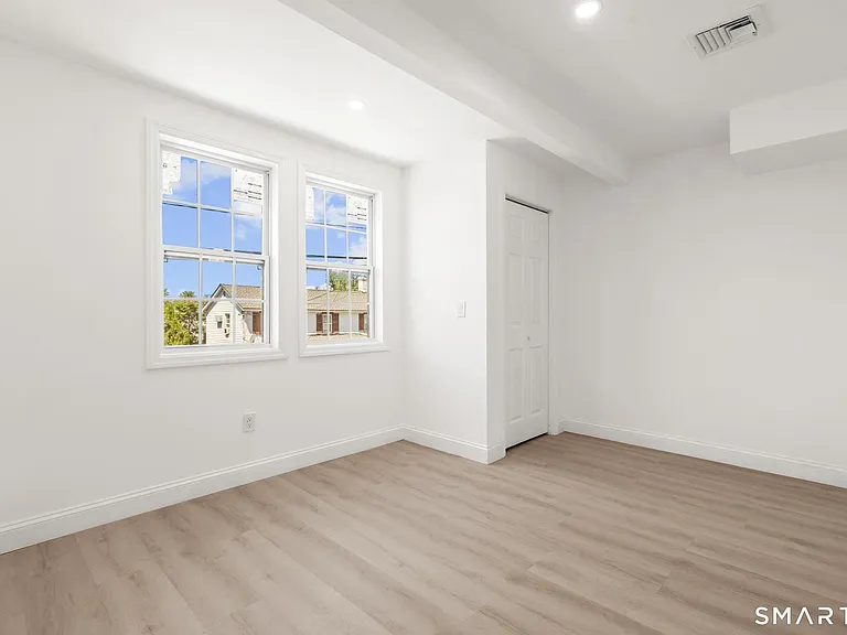 64 Soundview Ave #2 — Photo 16