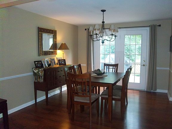 3rd image of 49 Gatewood Ln