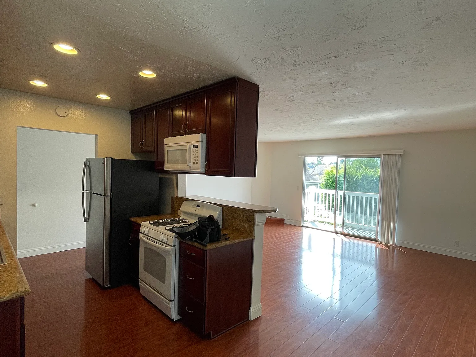2411 Prospect Ave — Photo 3
