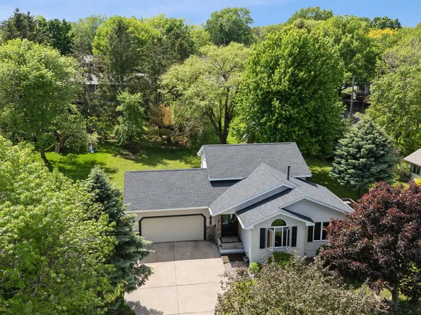 941 Eulaine Cir, Hammond, WI 54015