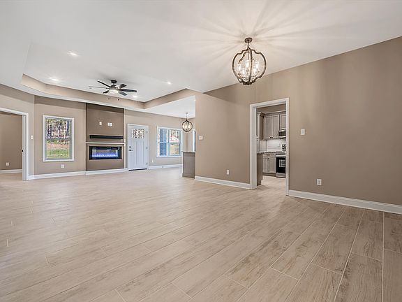 2nd image of 13 Pawnee Dr