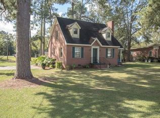 901 W Pine Ave, Geneva, AL 36340