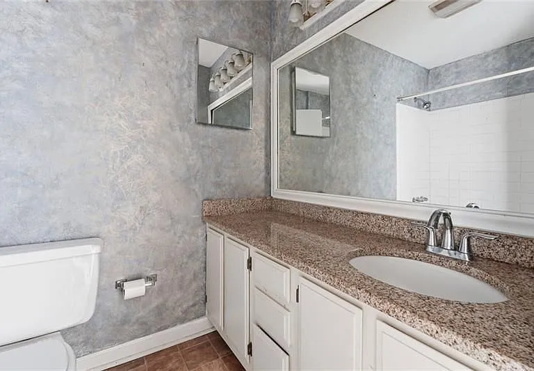 813 Serramonte Dr — Photo 9