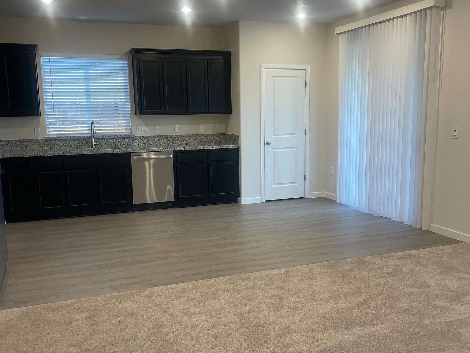 3 bed, 1251 sqft, $2,950 — Photo 3
