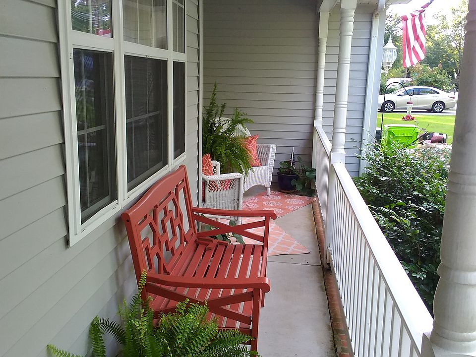 1st image of 227 Larch Pl