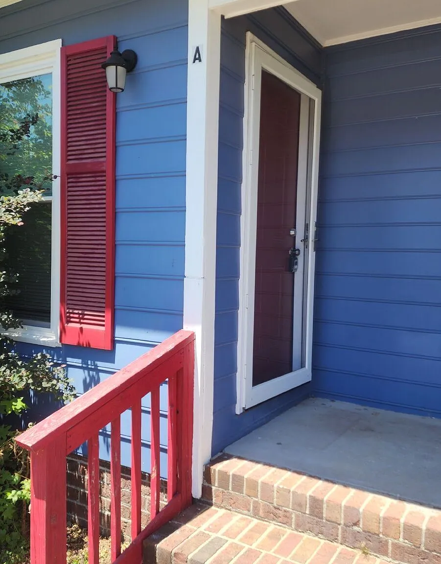 2 bed, 1.0 bath, $950 — Photo 2