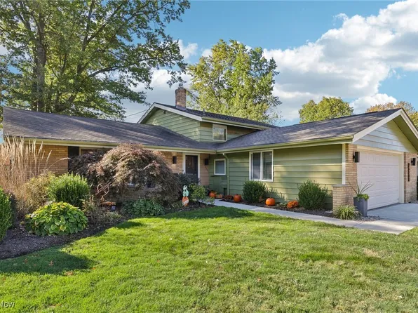 26501 Waterbury Cir, North Olmsted, OH 44070