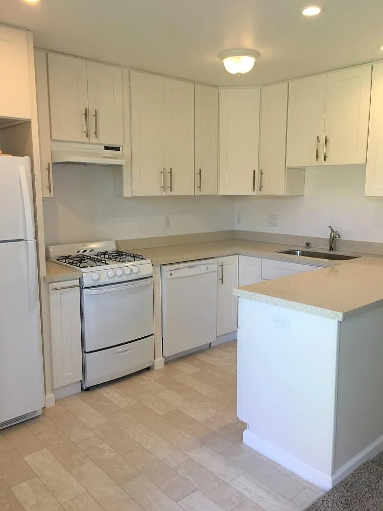 2 bed, 750 sqft, $2,150 — Photo 4