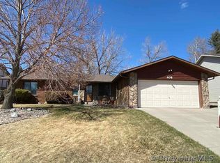 408 Dalcour Dr, Cheyenne, WY 82009