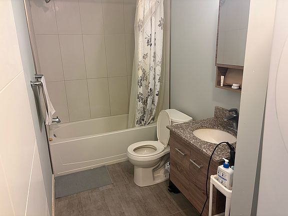 3rd image of 318 Spruce St #1708
