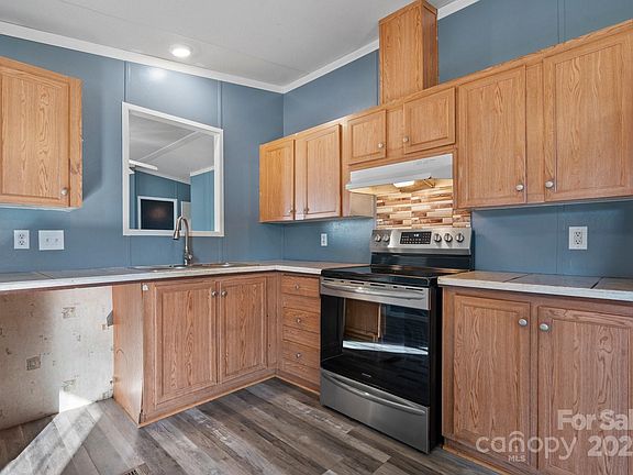 2nd image of 166 Sonja Dr