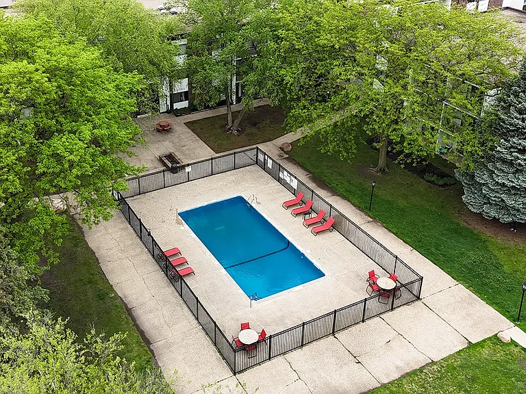 Olympik Village Apartments — Photo 18